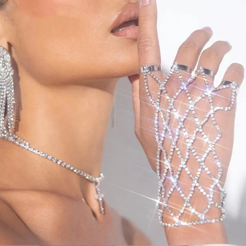 Hand Diamonds Chain