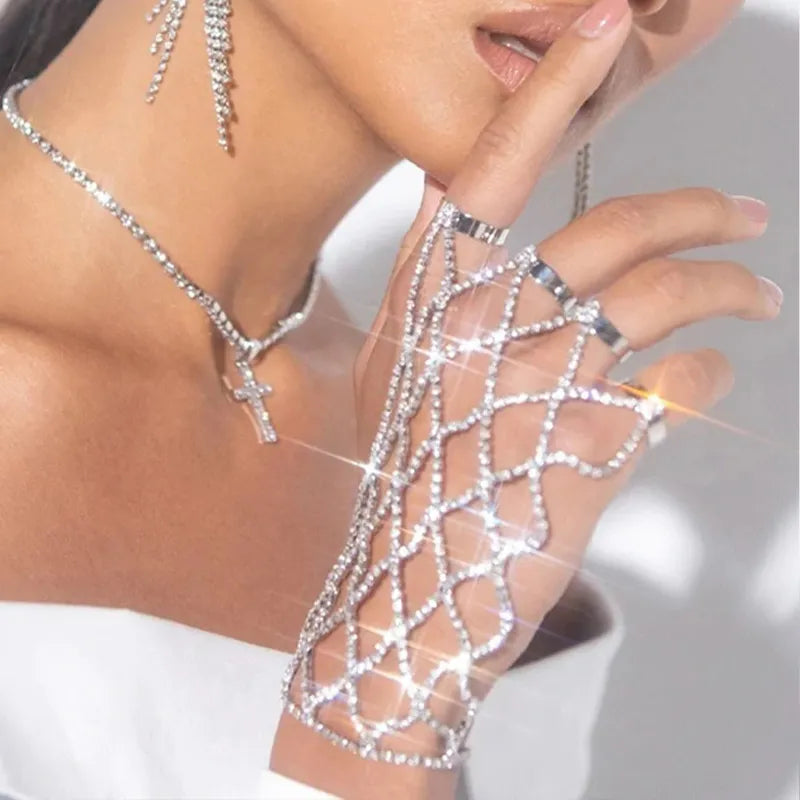 Hand Diamonds Chain