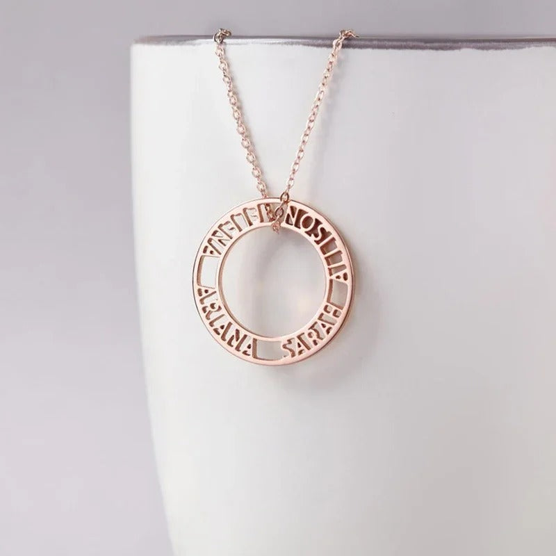 Personalized Valeria Family Circle Necklace